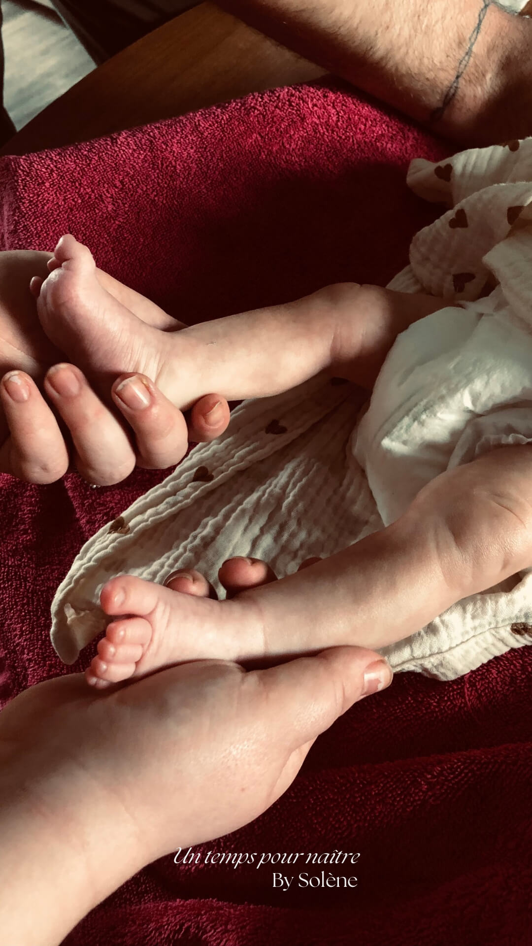 Optez pour le massage bébé ayurvédique pour accompagner la croissance harmonieuse de votre petit trésor et soulager ses maux du quotidien dans les environs de Douai, Valenciennes, Orchies, Somain, Henin-Beaumont et Arras