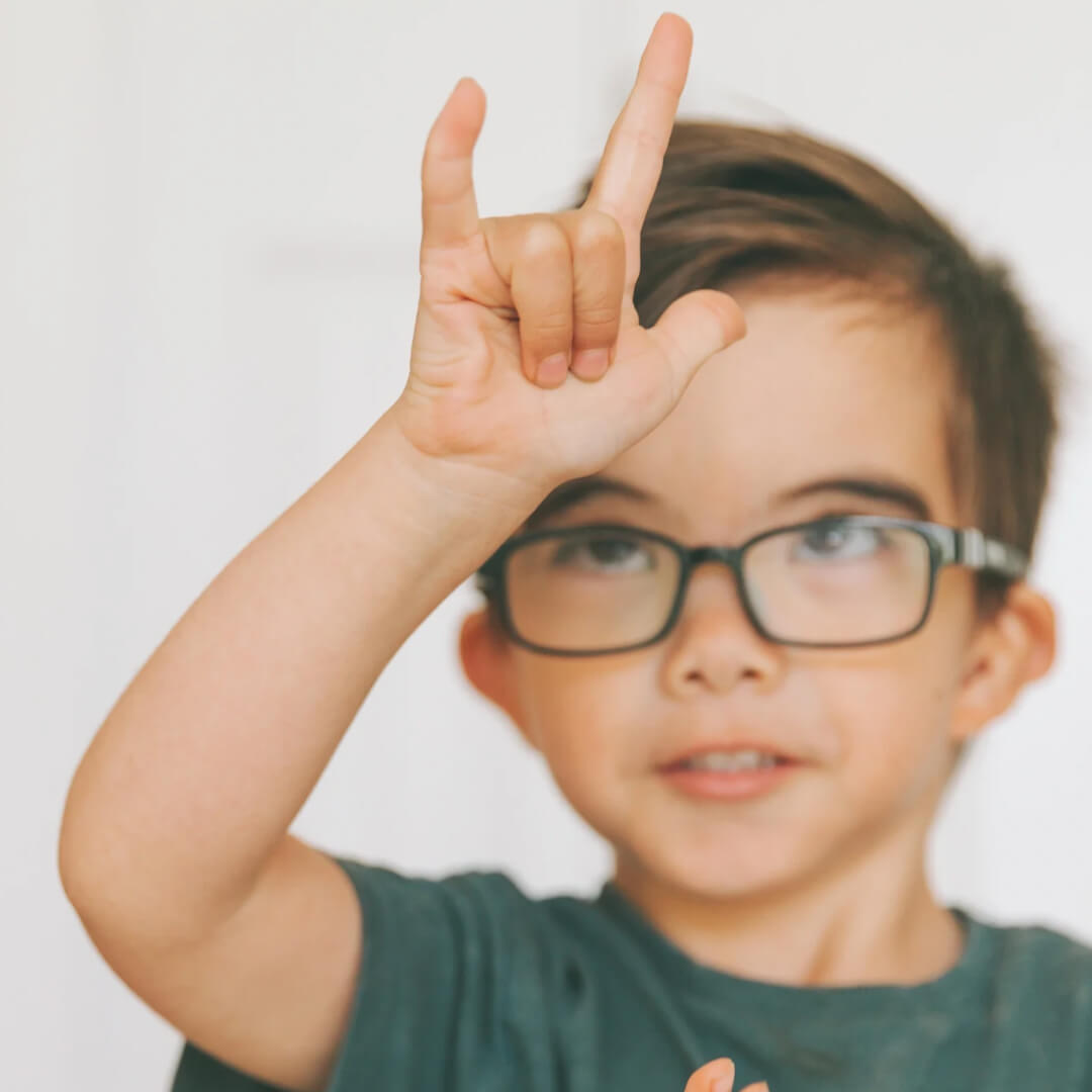 Découvrez nos ateliers de langue des signes pour bébé, spécialement conçus pour favoriser la communication entre parents et nourrissons. Apprenez les signes essentiels pour comprendre les besoins et les émotions de votre enfant dès le plus jeune âge dans le nord-pas-de-calais